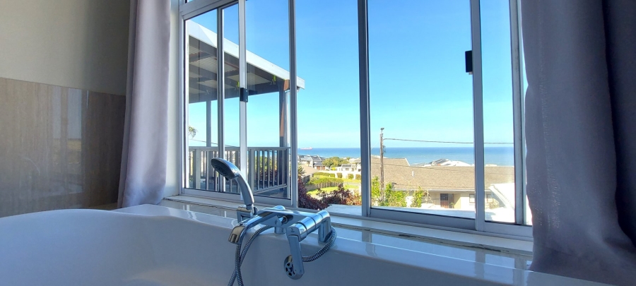 7 Bedroom Property for Sale in Gonubie Eastern Cape